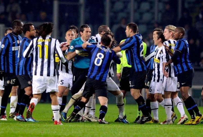 Derby Là Gì Trong Bóng Đá? Ý Nghĩa, Nguồn Gốc Và Sức Hút Đặc Biệt 3 Vì sao một trận derby luôn nóng hơn các trận đấu thông thường?